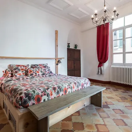 L'oustaria 3 Bedrooms Apartment, Old Town Apartment