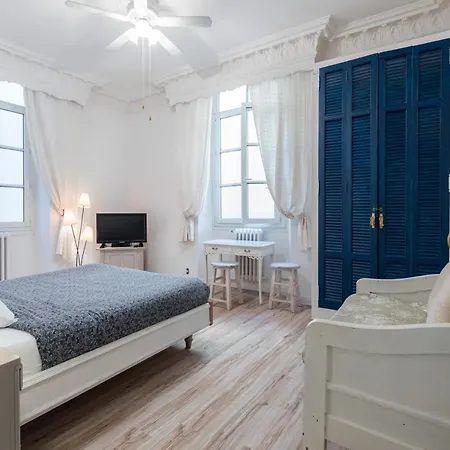 Lägenhet L'oustaria 3 Bedrooms Apartment, Old Town