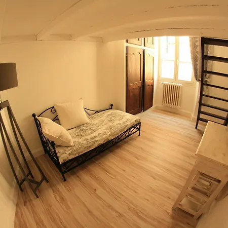 L'oustaria 3 Bedrooms Apartment, Old Town Lägenhet