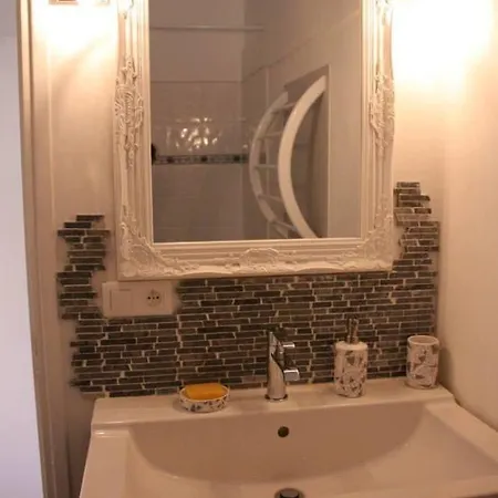 L'oustaria 3 Bedrooms Apartment, Old Town *