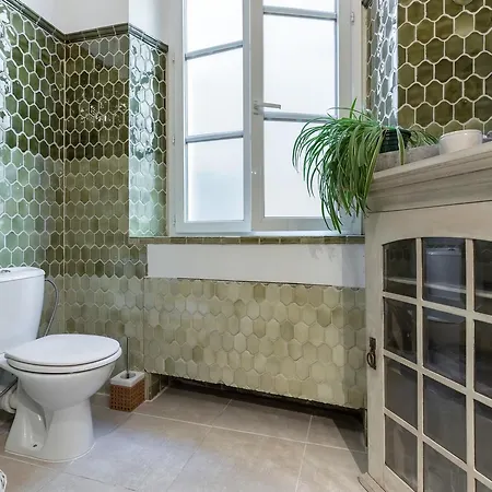 Apartment L'oustaria 3 Bedrooms Apartment, Old Town Nice