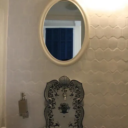 Apartment L'oustaria 3 Bedrooms Apartment, Old Town