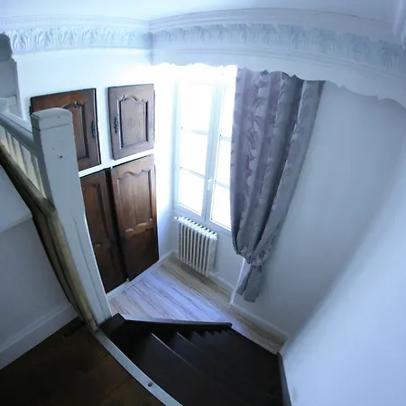 L'oustaria 3 Bedrooms Apartment, Old Town *