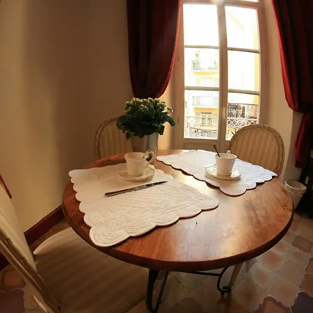 L'oustaria 3 Bedrooms Apartment, Old Town Nice
