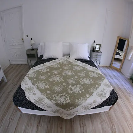 L'oustaria 3 Bedrooms Apartment, Old Town Nice